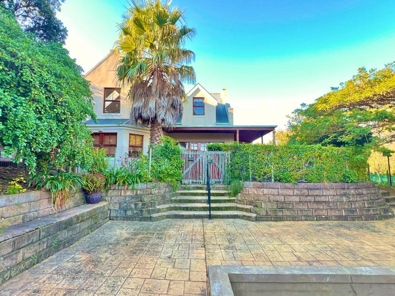 8 Bedroom Property for Sale in Hout Bay Western Cape